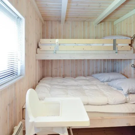 Nice Home In Ebeltoft With Sauna