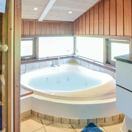 別荘 Nice Home In Ebeltoft With Sauna エーベルトフト