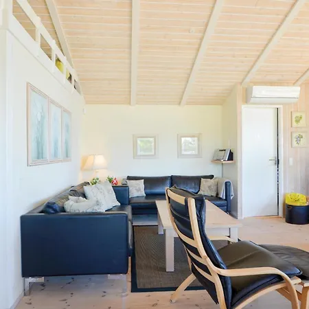 Nice Home In Ebeltoft With Sauna エーベルトフト