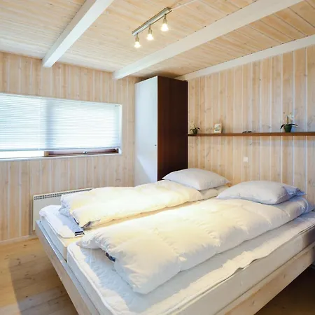 Nice Home In Ebeltoft With Sauna
