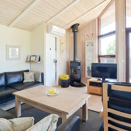 Nice Home In Ebeltoft With Sauna *